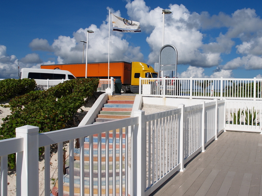 氟碳漆應(yīng)用于護(hù)欄